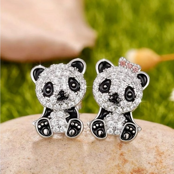 🐼 Adorable CZ Panda Earrings NWT - Picture 1 of 8